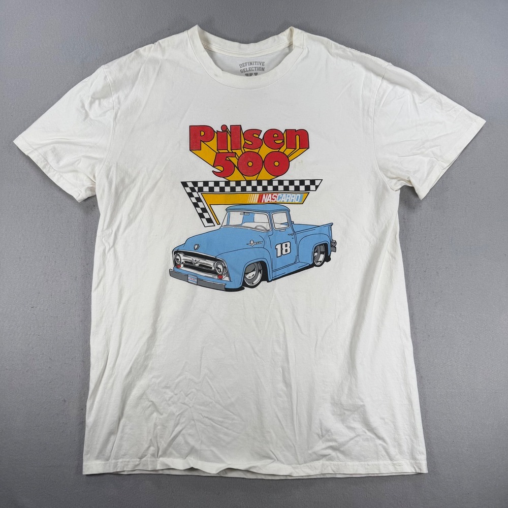 Definitive Selection Pilsen 500 Nascarro Graphic Tee White XL Ford Truck Racing